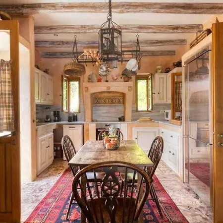 Geoeli House * Szívota