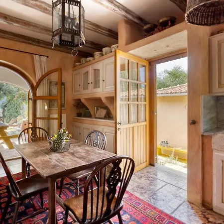 Geoeli House Szívota