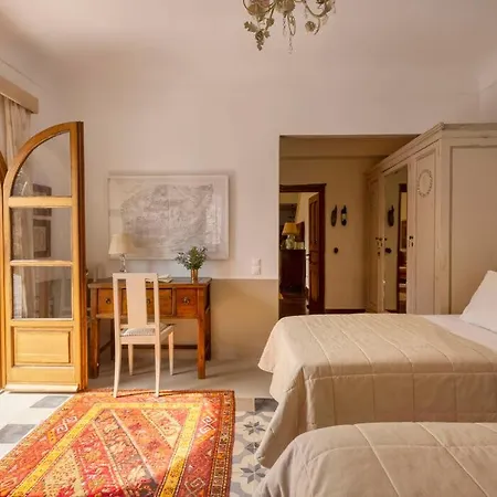 فيلة Geoeli House