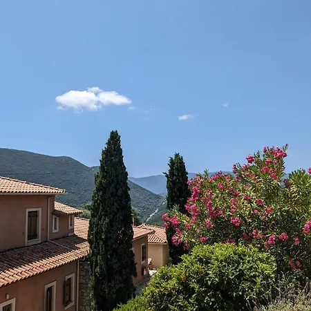 Villa Geoeli House